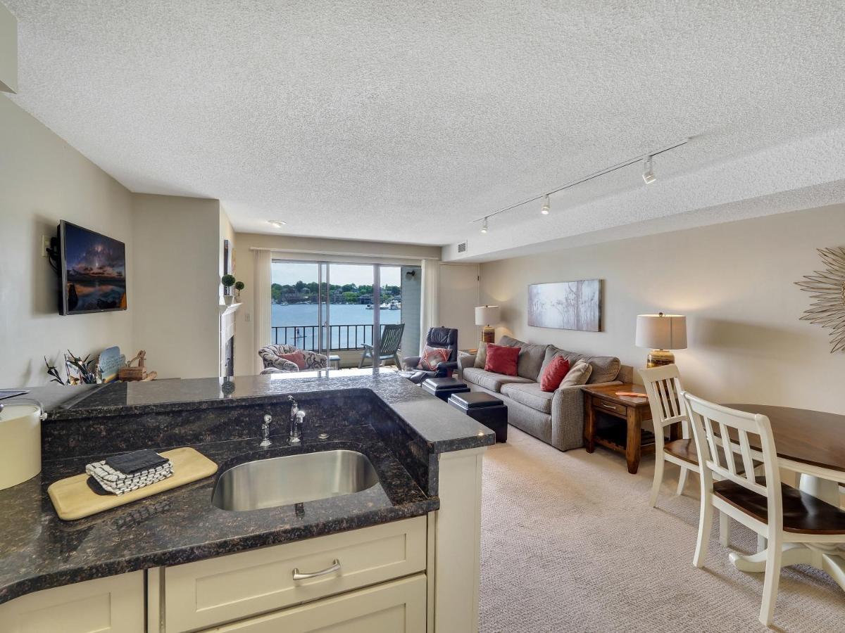 228 Edgewater Inn 沙勒沃伊 外观 照片
